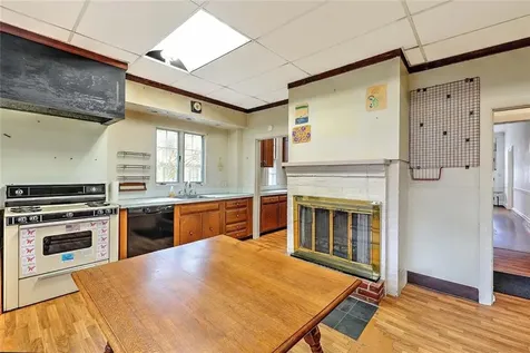 214 Bowen Street Providence RI 02906