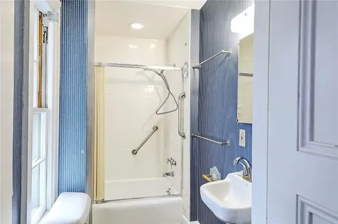 214 Bowen Street Providence RI 02906