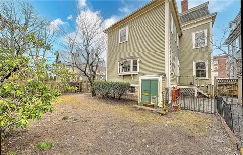 214 Bowen Street Providence RI 02906