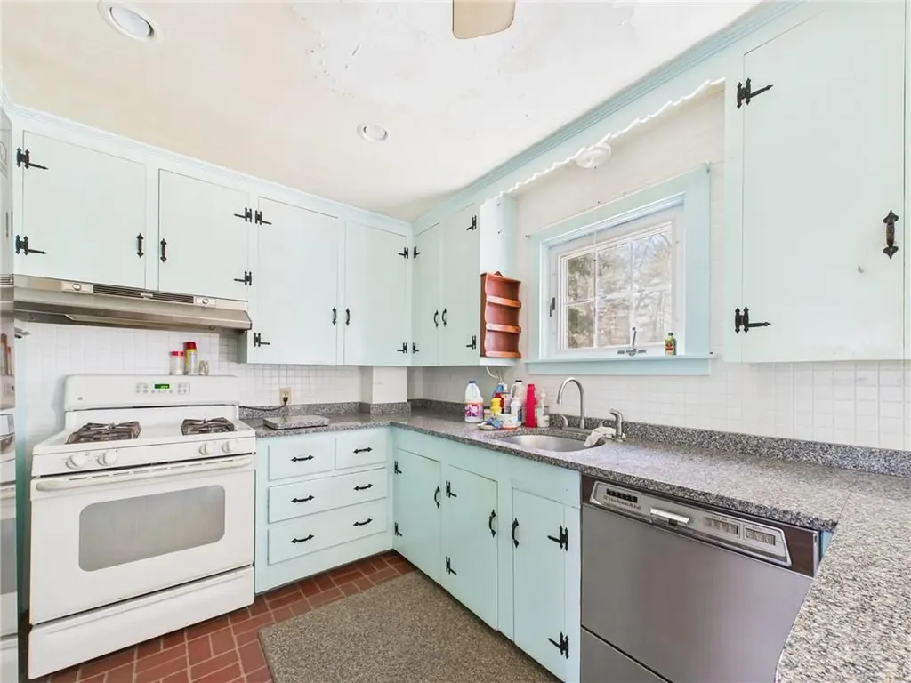 23 Rockland Drive South Kingstown RI 02879