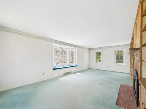 23 Rockland Drive South Kingstown RI 02879