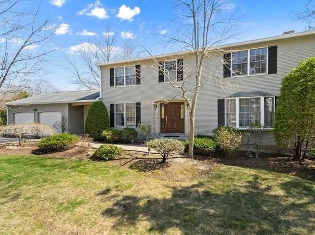 61 Kimberly Lane Cranston RI 02921