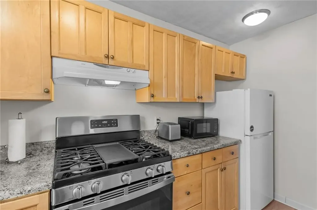 10 East Street Cranston RI 02920