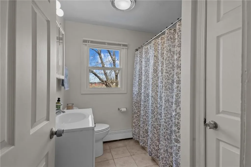 10 East Street Cranston RI 02920