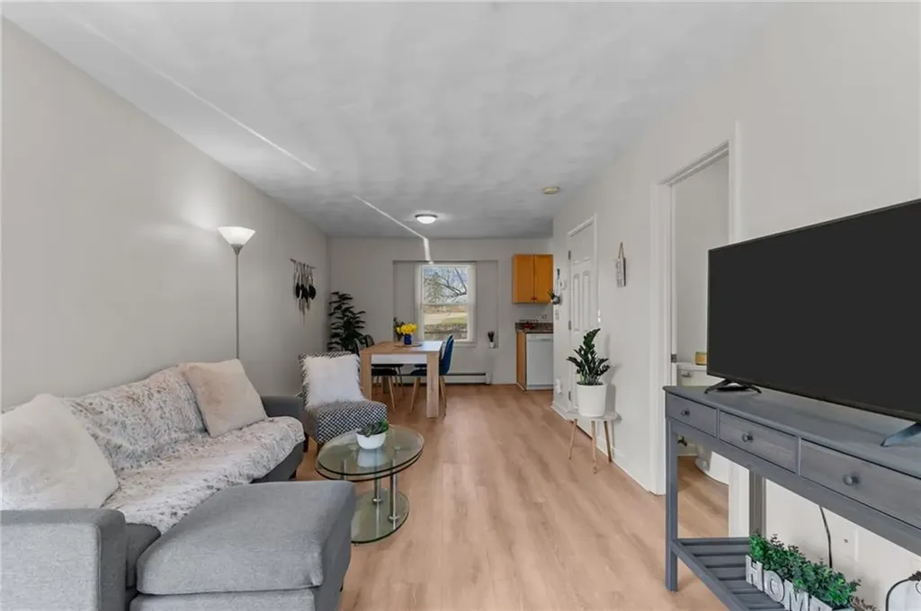 10 East Street Cranston RI 02920