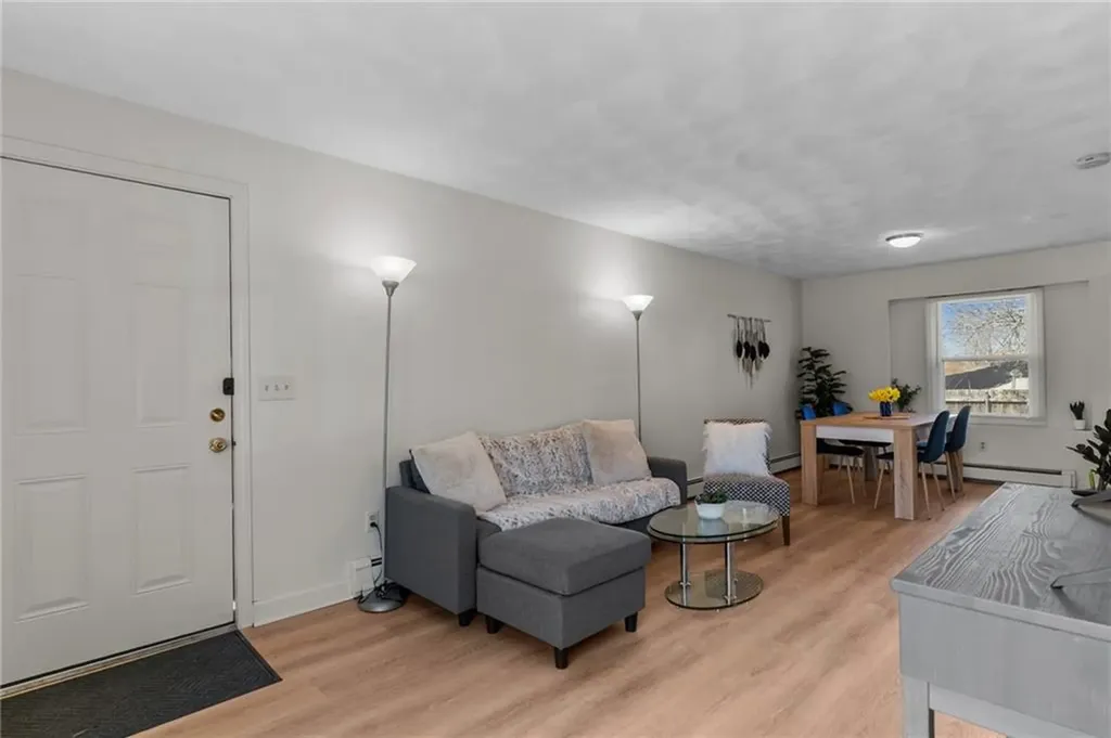 10 East Street Cranston RI 02920