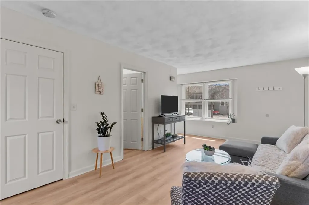 10 East Street Cranston RI 02920