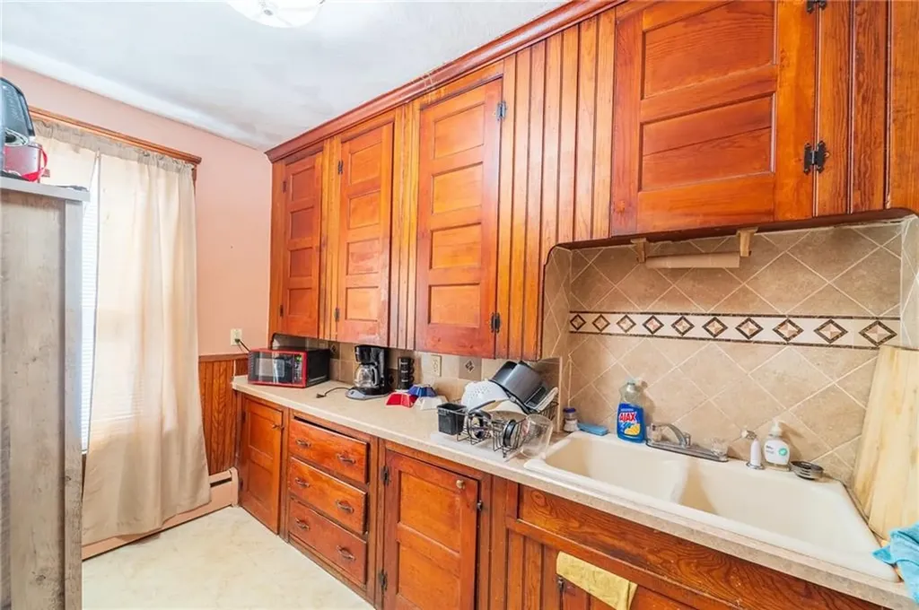160 Division Street Woonsocket RI 02895