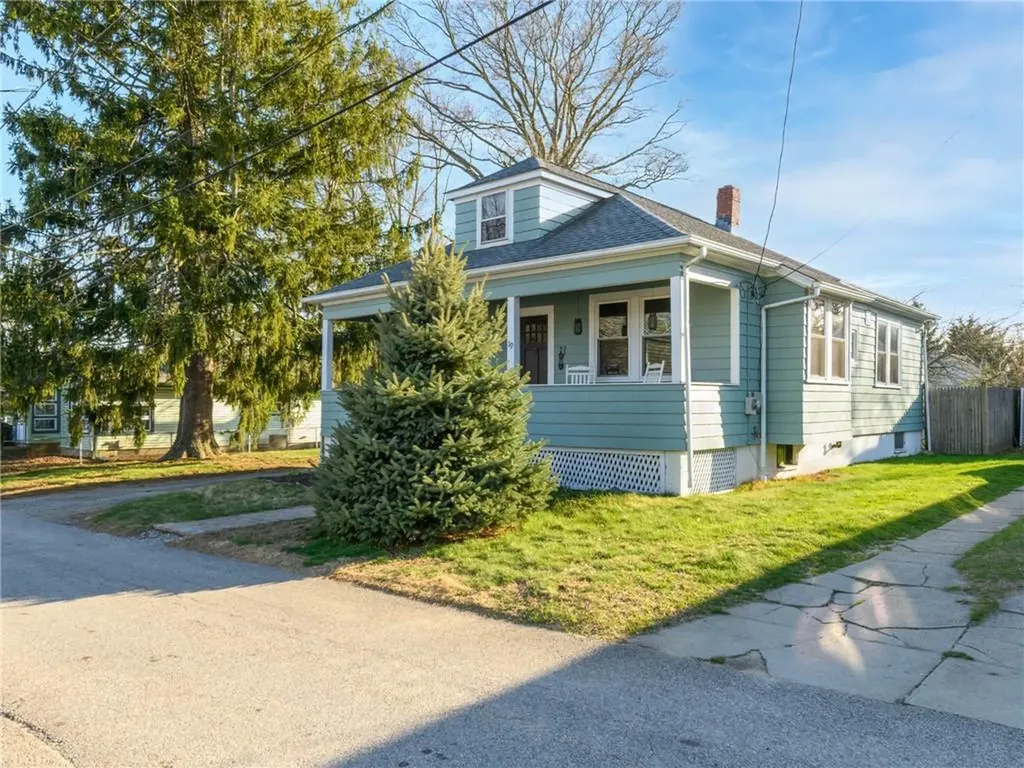 19 Bates Avenue Warwick RI 02888