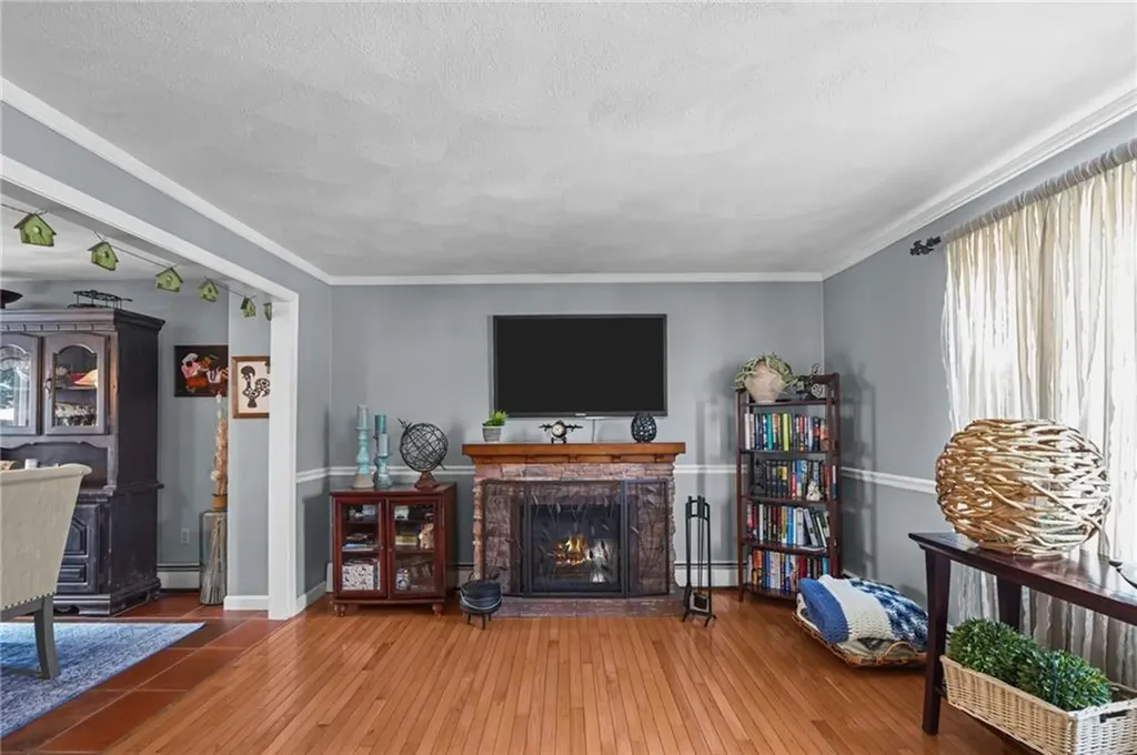 66 Chestnut Avenue Cranston RI 02910