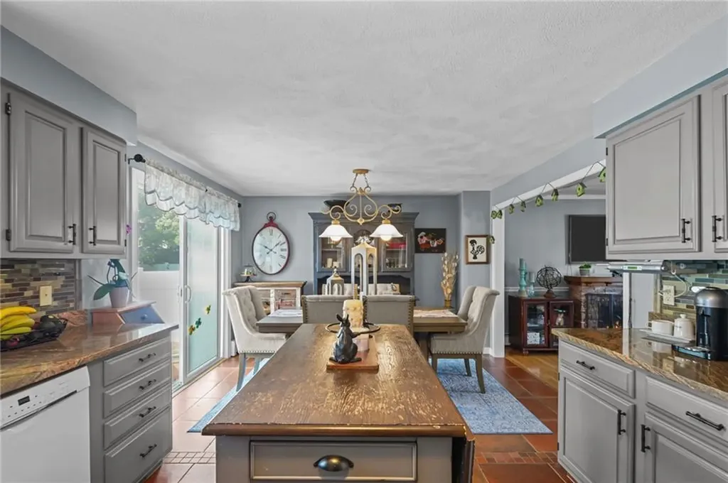 66 Chestnut Avenue Cranston RI 02910