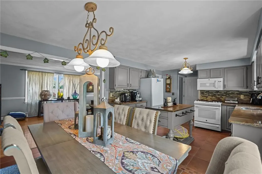 66 Chestnut Avenue Cranston RI 02910