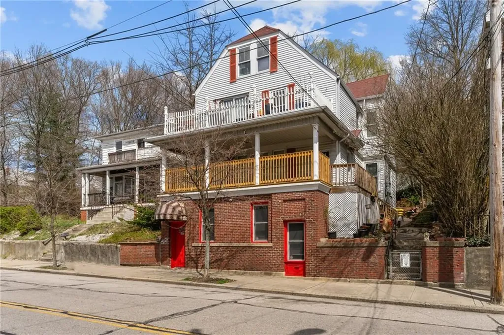 687 689 Charles Street Providence RI 02904