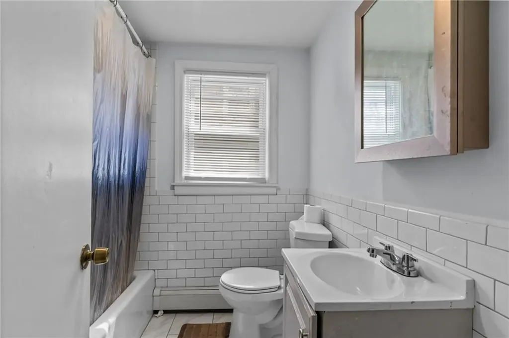 687 689 Charles Street Providence RI 02904