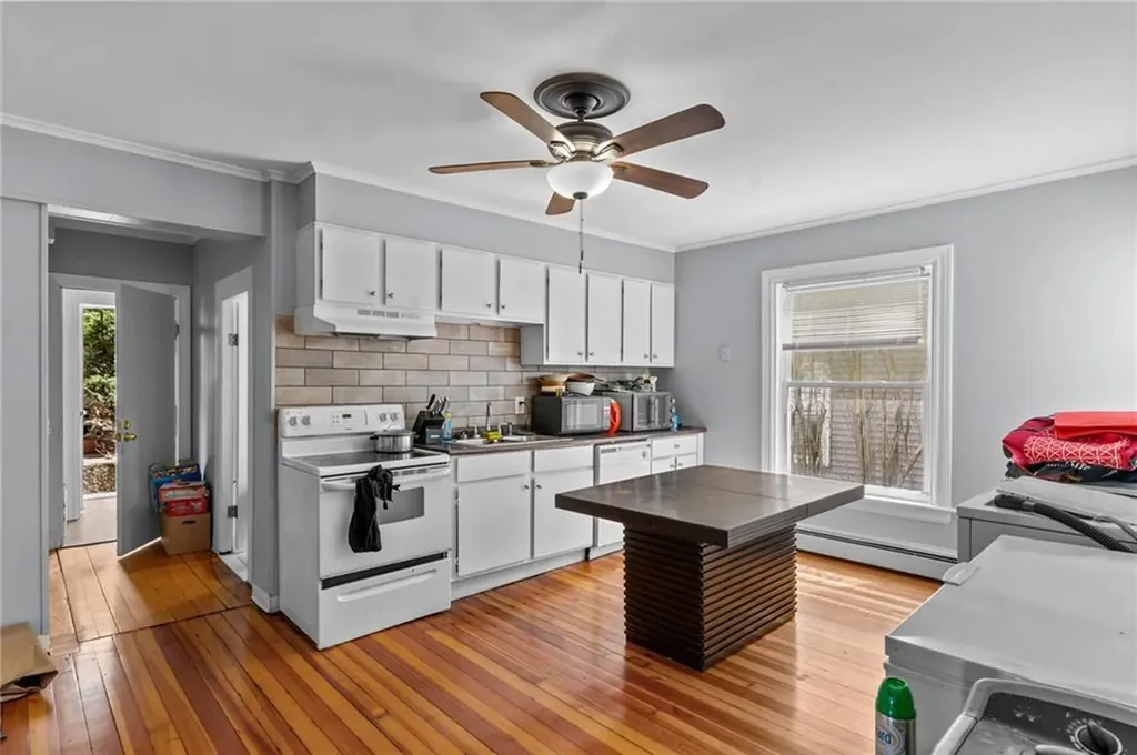 687 689 Charles Street Providence RI 02904