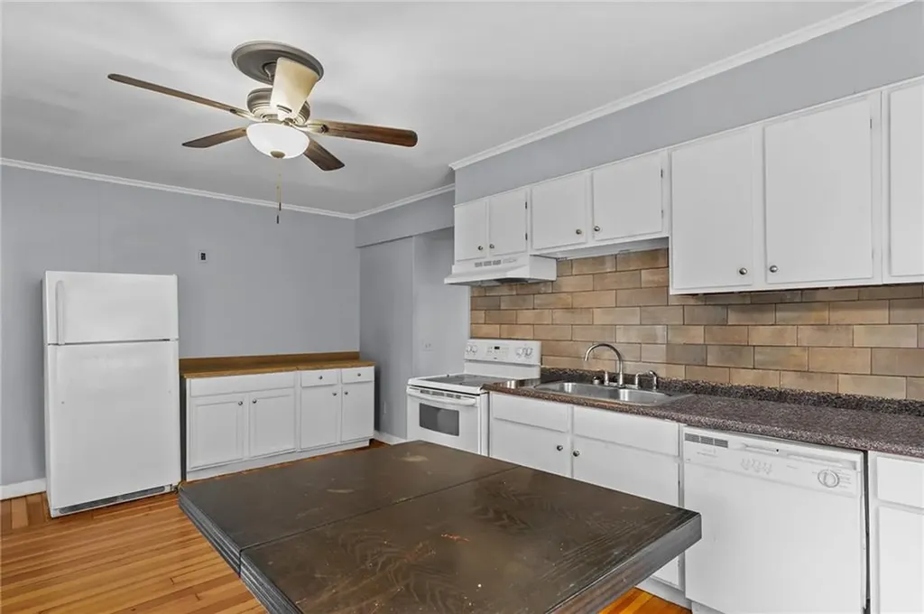 687 689 Charles Street Providence RI 02904