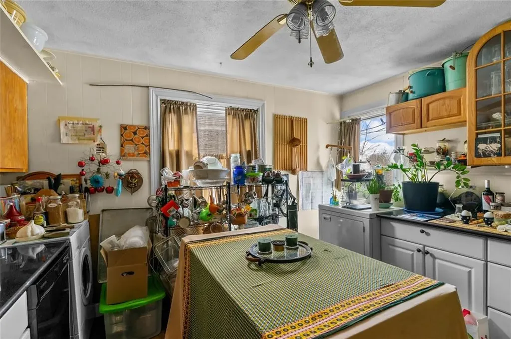 687 689 Charles Street Providence RI 02904