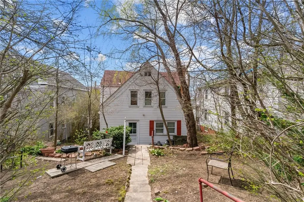687 689 Charles Street Providence RI 02904