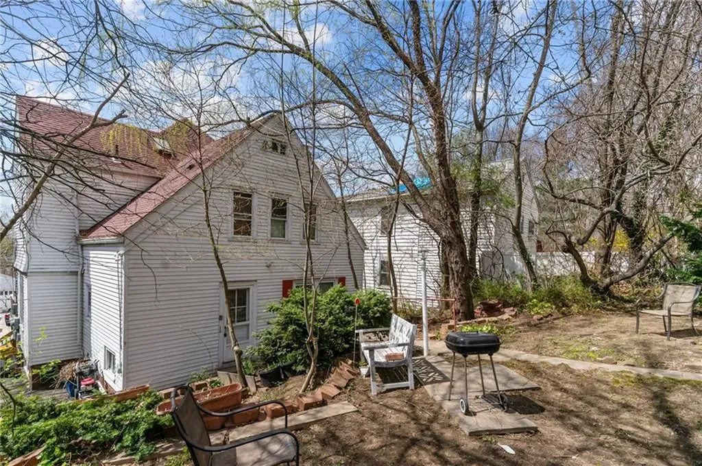 687 689 Charles Street Providence RI 02904