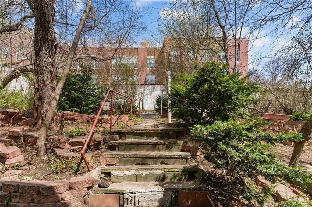 687 689 Charles Street Providence RI 02904