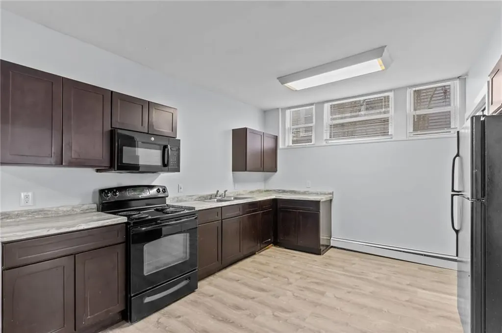 687 689 Charles Street Providence RI 02904