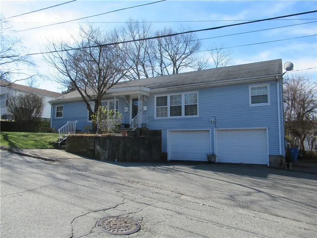 184 186 Gladstone Street Cranston RI 02920