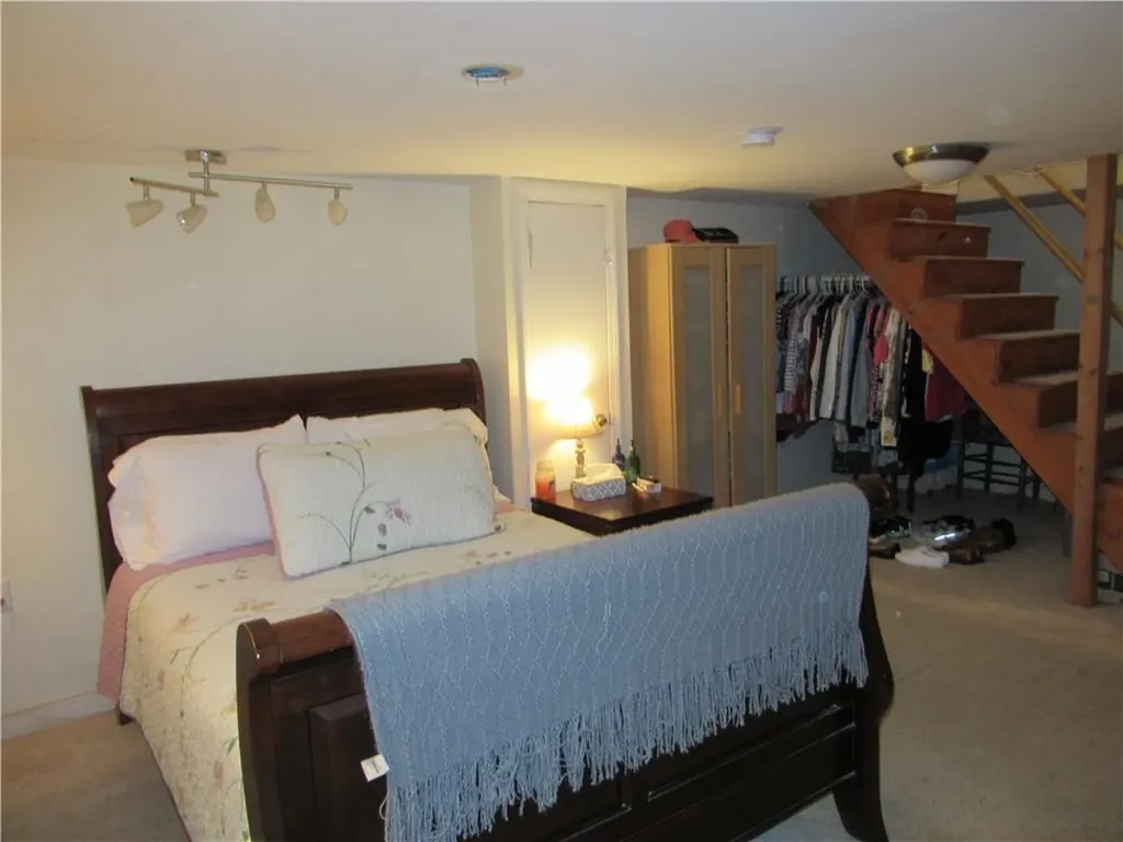 184 186 Gladstone Street Cranston RI 02920