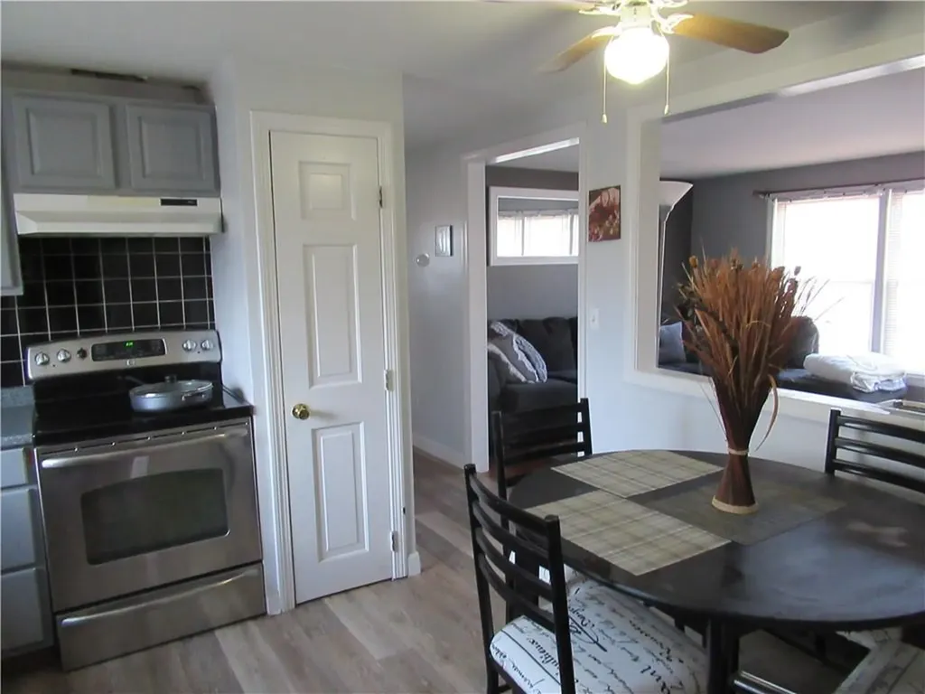 184 186 Gladstone Street Cranston RI 02920