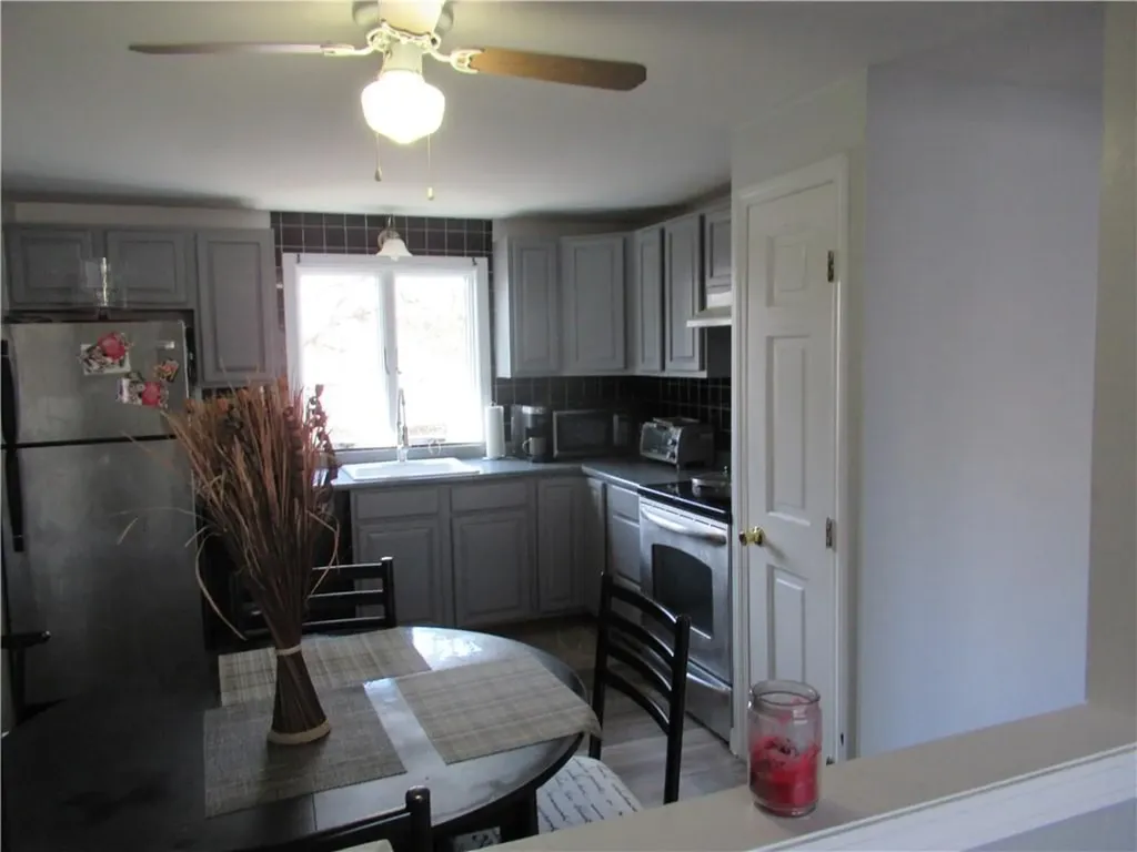 184 186 Gladstone Street Cranston RI 02920
