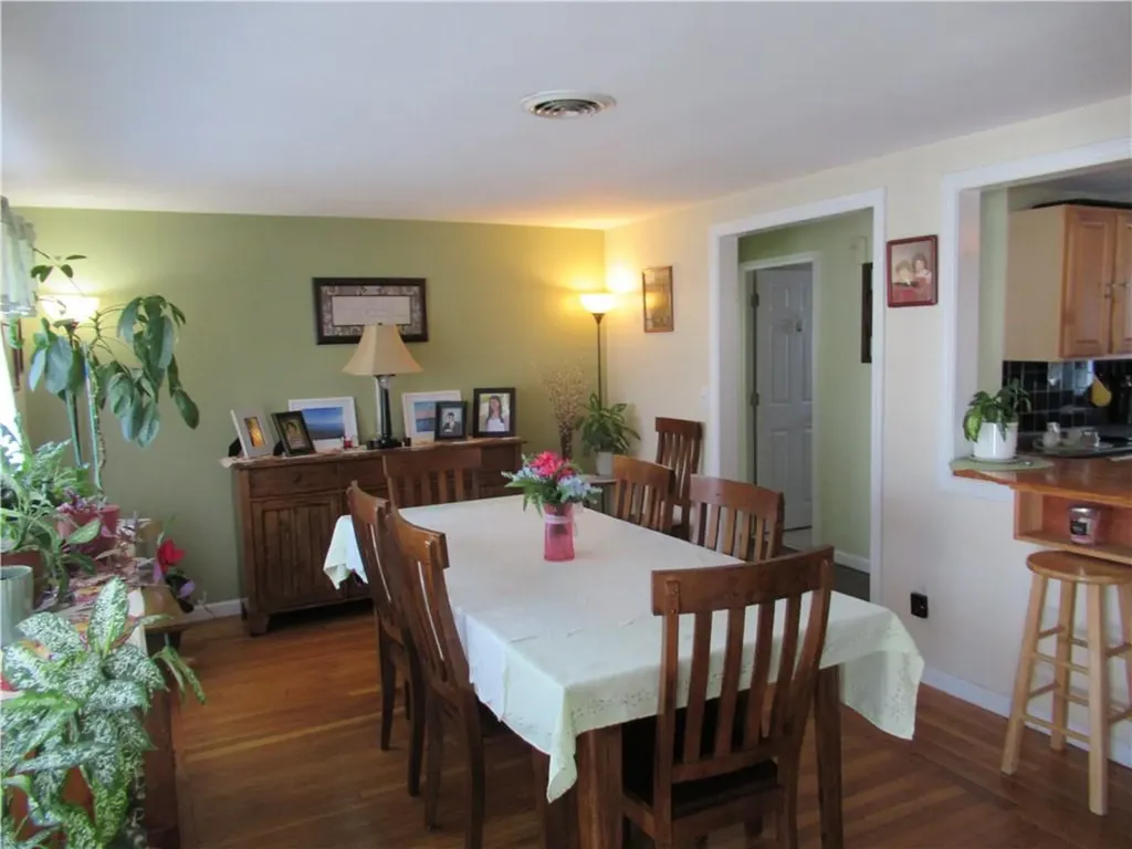 184 186 Gladstone Street Cranston RI 02920