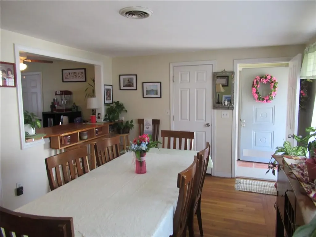 184 186 Gladstone Street Cranston RI 02920
