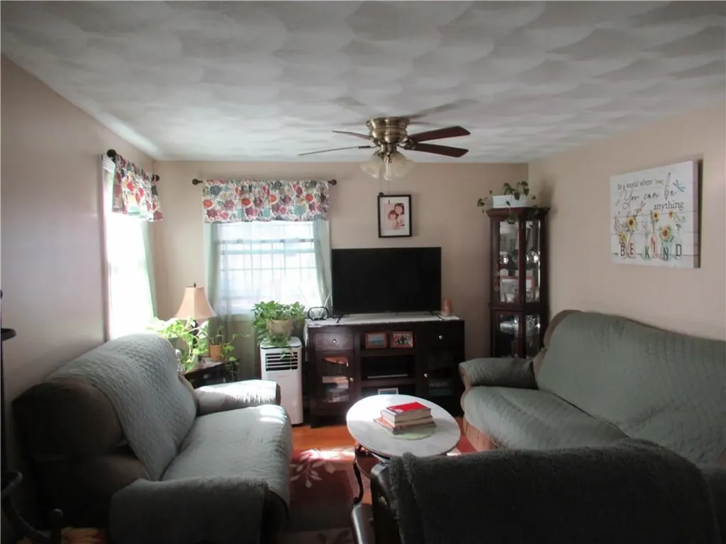 184 186 Gladstone Street Cranston RI 02920