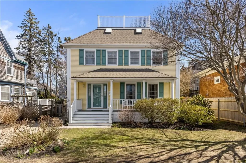 17 Bayside Avenue Newport RI 02840