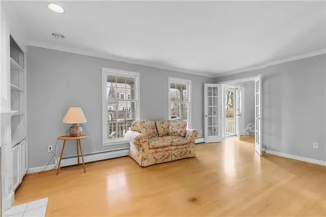 17 Bayside Avenue Newport RI 02840