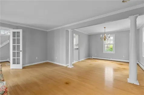 17 Bayside Avenue Newport RI 02840