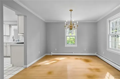 17 Bayside Avenue Newport RI 02840