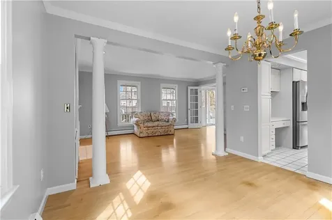 17 Bayside Avenue Newport RI 02840