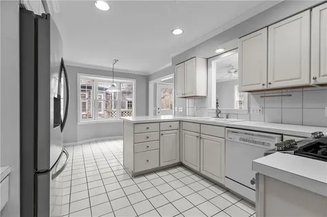 17 Bayside Avenue Newport RI 02840