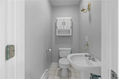 17 Bayside Avenue Newport RI 02840