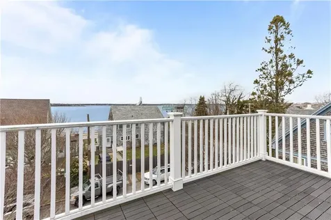 17 Bayside Avenue Newport RI 02840