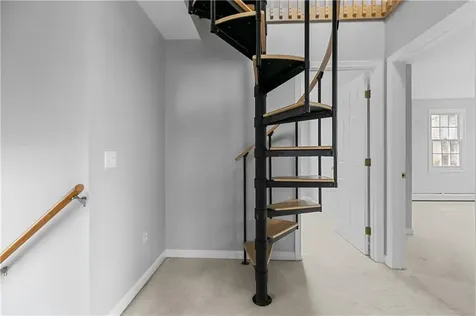 17 Bayside Avenue Newport RI 02840