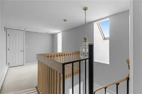 17 Bayside Avenue Newport RI 02840