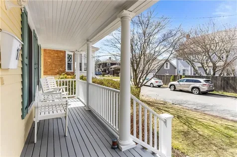 17 Bayside Avenue Newport RI 02840