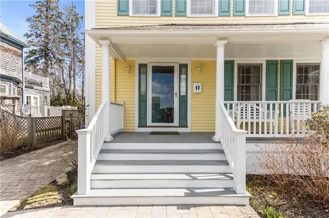 17 Bayside Avenue Newport RI 02840
