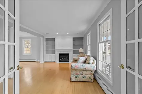 17 Bayside Avenue Newport RI 02840