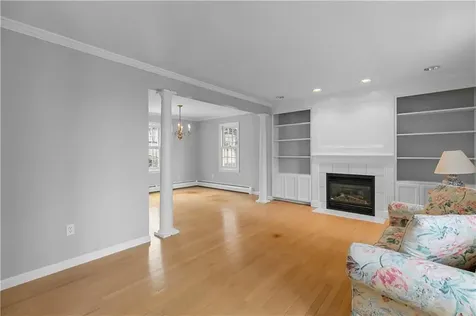 17 Bayside Avenue Newport RI 02840