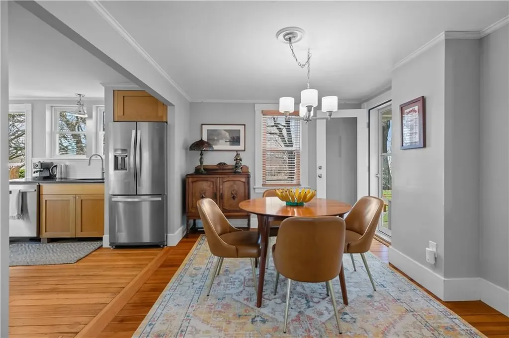 52 Ladeira Avenue Portsmouth RI 02871