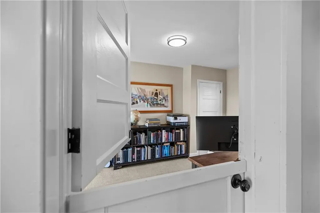 52 Ladeira Avenue Portsmouth RI 02871