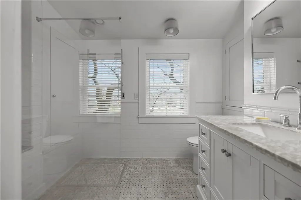 52 Ladeira Avenue Portsmouth RI 02871