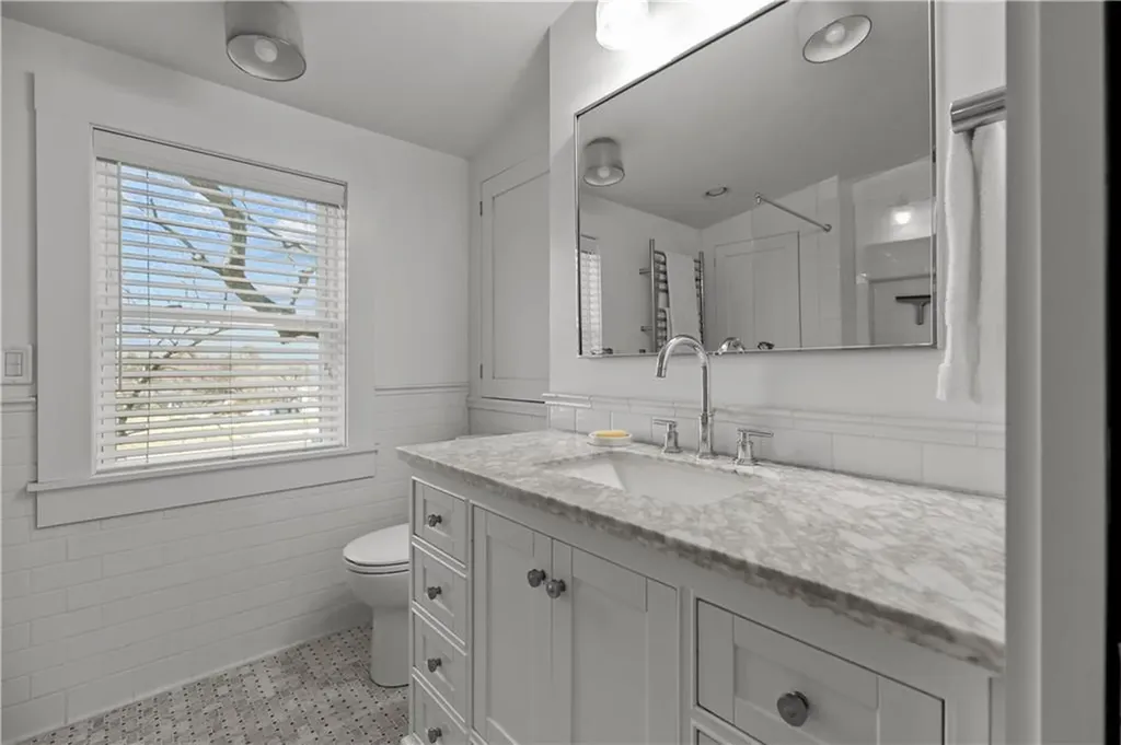 52 Ladeira Avenue Portsmouth RI 02871